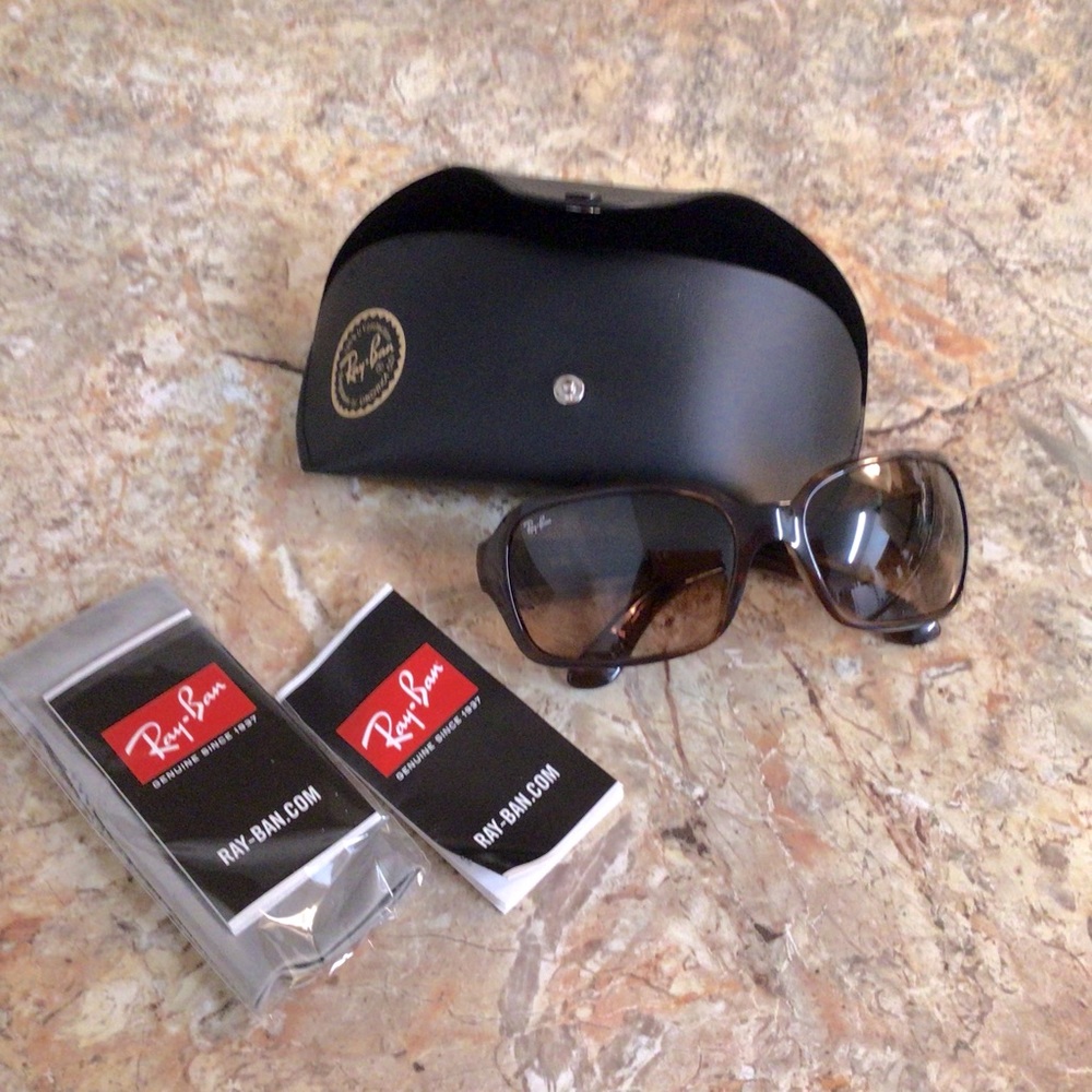 Ray-Ban Black Sunglasses